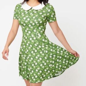 NWT Unique Vintage Green & White Daisy Margot Fit & Flare Dress